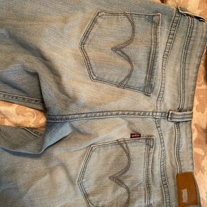 Levi’s low rise skinny